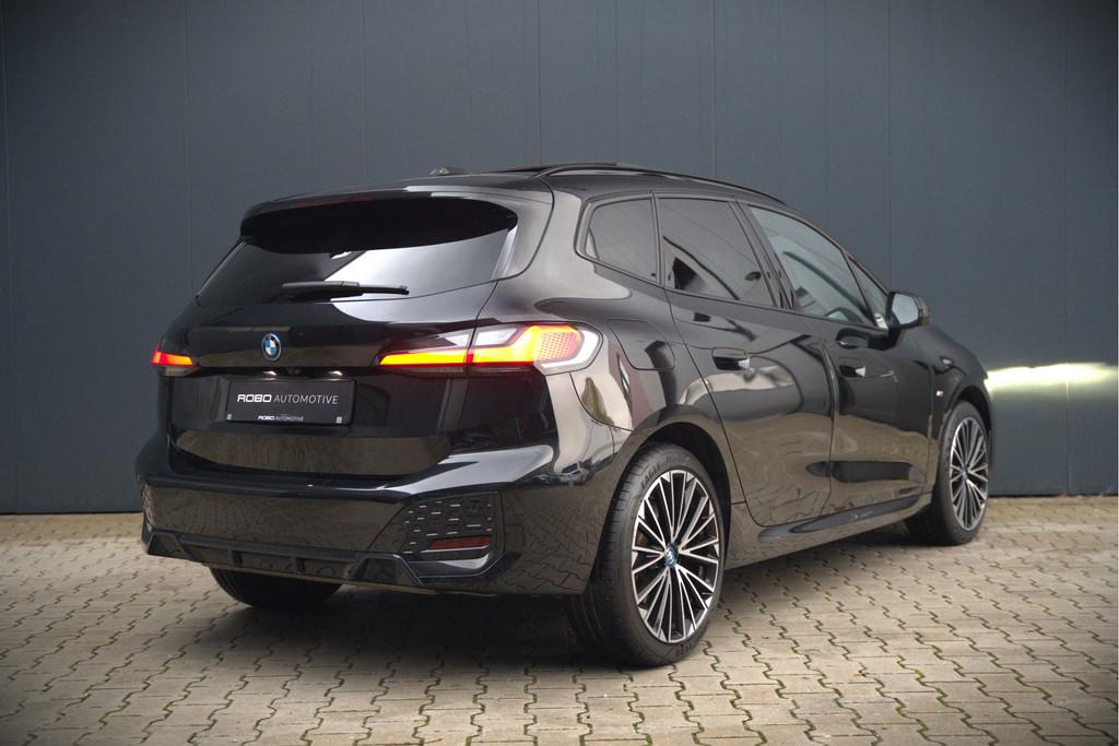 BMW 2 Serie Active Tourer M Sport 225e xDrive | Panoramadak, Auto's, Automaat, 1800 kg, Gebruikt, Zwart