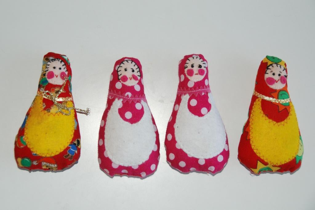 4 Stoffen poppetjes Babouska / Baboesjka stijl, Verzamelen, Verzenden
