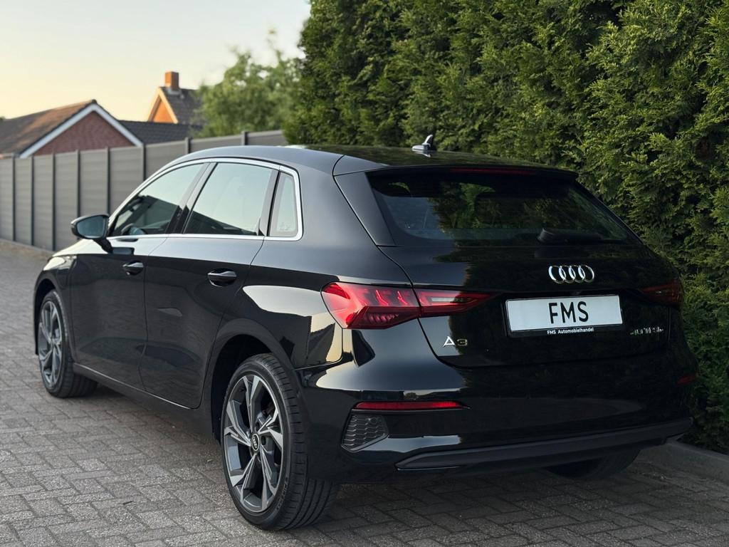Audi A3 Sportback 40 TFSI e 2x S-Line Camera CarPlay, Stof, Gebruikt, Zwart, 4 cilinders