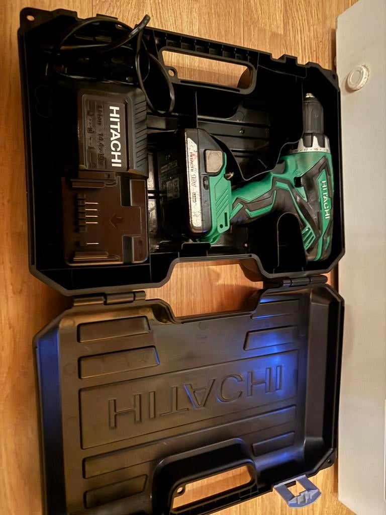 Hitachi accuboormachine 18V, Ophalen of Verzenden, Zo goed als nieuw, Boor- en Schroefmachine, Variabele snelheid