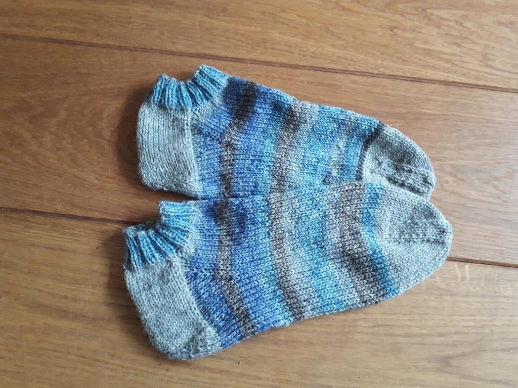 Gebreide korte sokken van sokkenwol. 75% wol. Maat 37/38, Sokken en Kniesokken, Eigen gebreide sokken, Overige kleuren, Verzenden