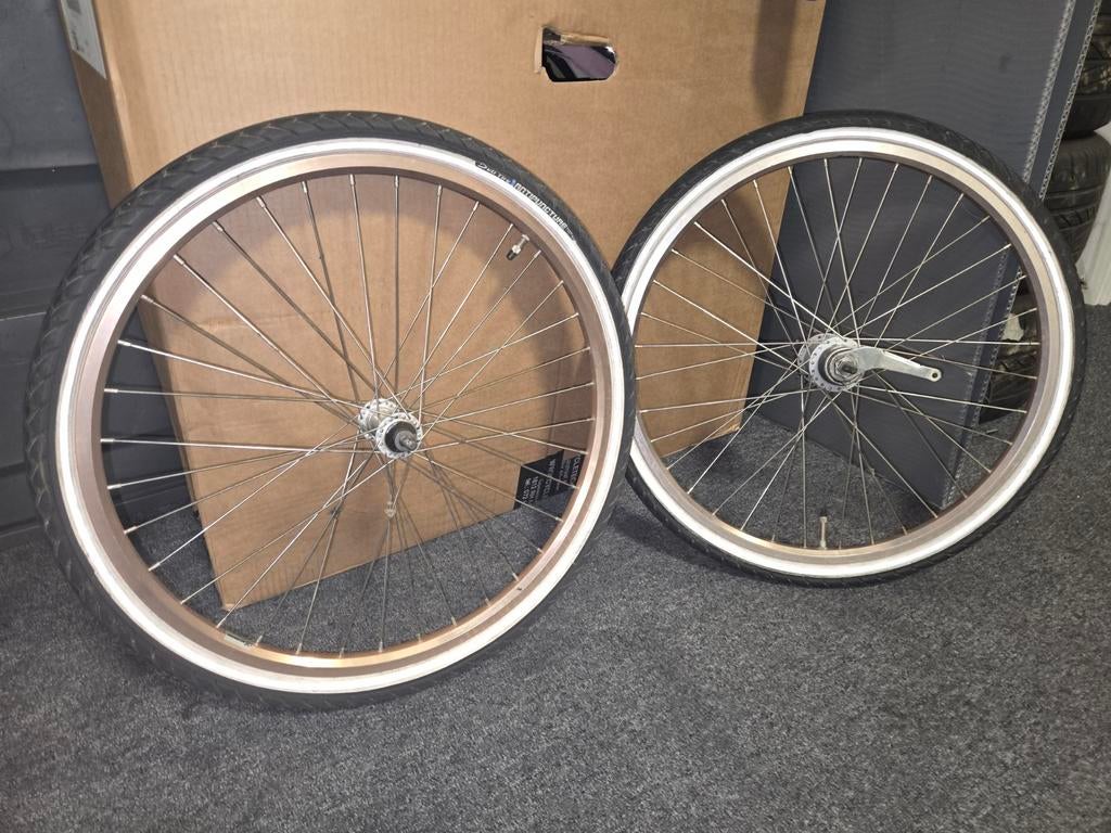 Cortina U4 voor en achterwiel 24 inch, Ophalen, Gebruikt, Wiel