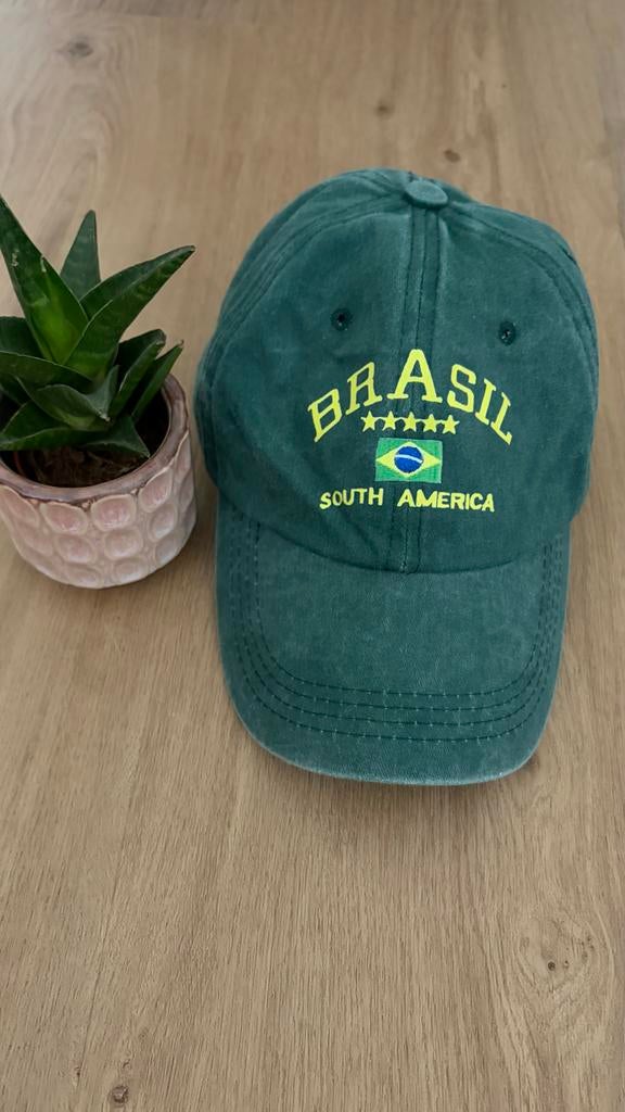 Groene pet met Braziliaanse print, Kleding | Dames, Hoeden en Petten, Ophalen of Verzenden, Nieuw, One size fits all, Pet