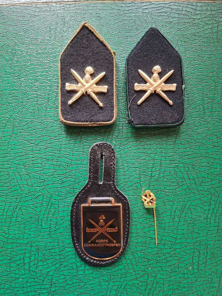 4x artikelen Korps Commando Troepen/ KCT, Ophalen of Verzenden, Landmacht, Nederland, Embleem of Badge