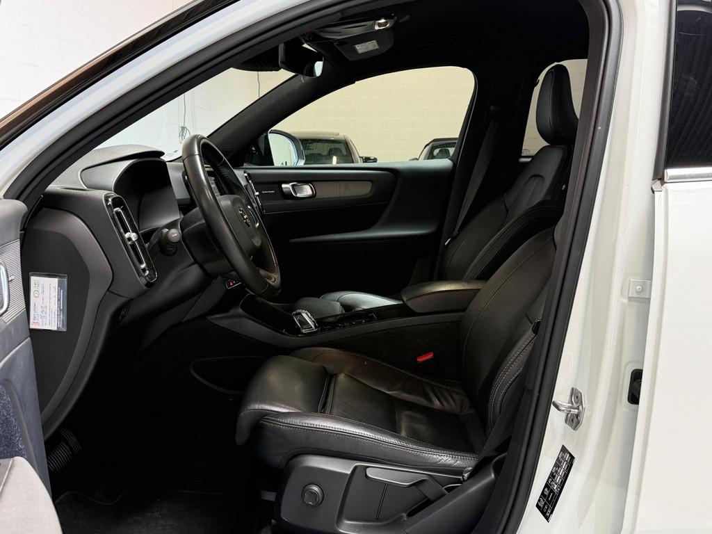 Volvo XC40 1.5 T5 Recharge Inscription - 19'' - STUURVERWARM, Wit, Hybride Elektrisch/Benzine, 3 cilinders, SUV of Terreinwagen