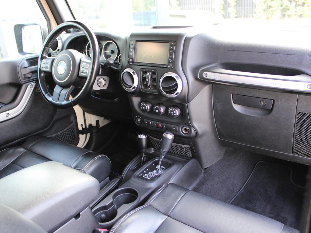 Jeep Wrangler Unlimited 2.8 CRD 70th Anniversary | Navi / Le, Automaat, 450 kg, Gebruikt, Zwart