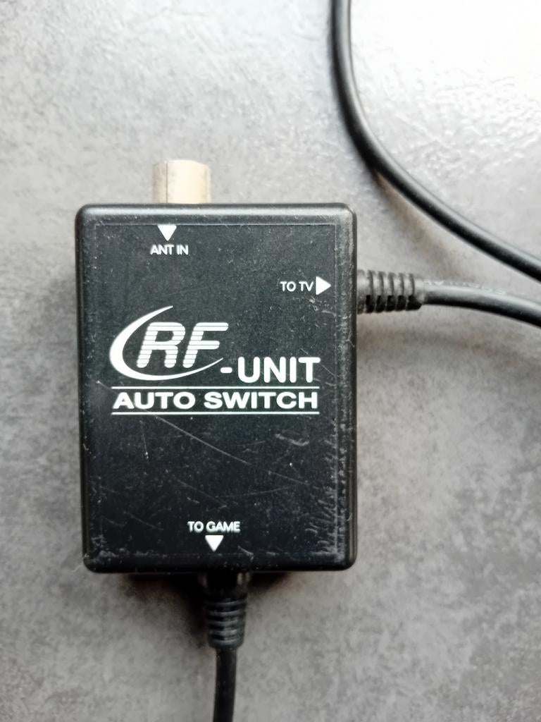 Originele PlayStation Antennekabel (RF Unit Auto Switch) – P, Spelcomputers en Games, Ophalen of Verzenden, Gebruikt, Overige typen