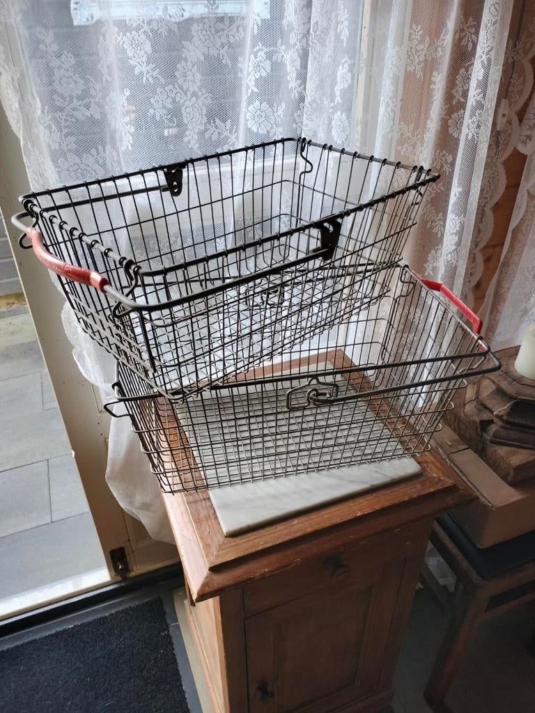 Tomado draadmanden., Ophalen