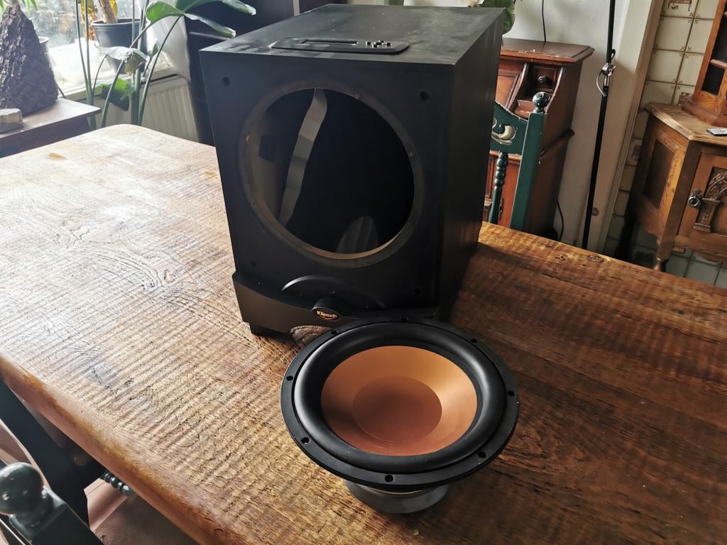 Klipsch RW 10d 230v ( voor onderdelen), Overige merken, Subwoofer, Ophalen of Verzenden, Niet werkend