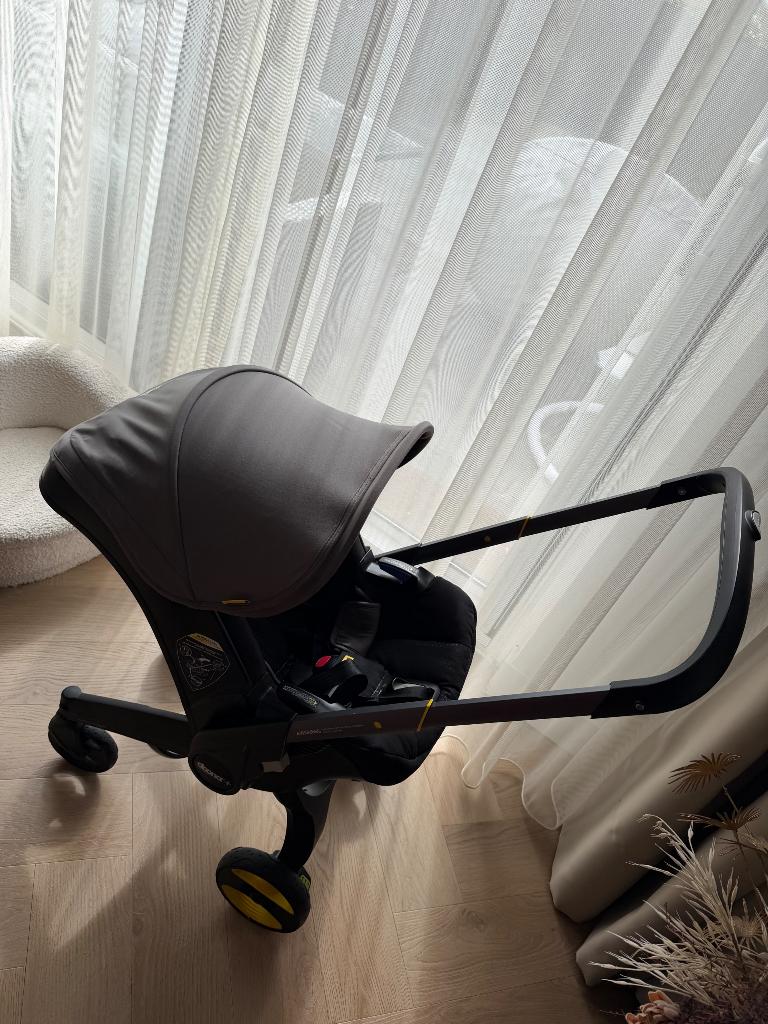 Doona maxicosi kinderwagen black zwart grijs, Kinderen en Baby's, Kinderwagens en Combinaties, Zo goed als nieuw, Combiwagen, Met autostoeltje