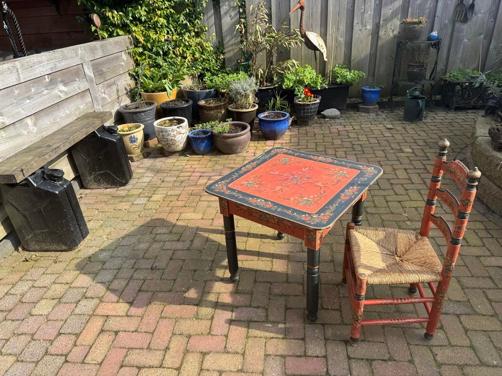 Antiek Hindeloopen tafeltje en kinderstoeltje, Ophalen