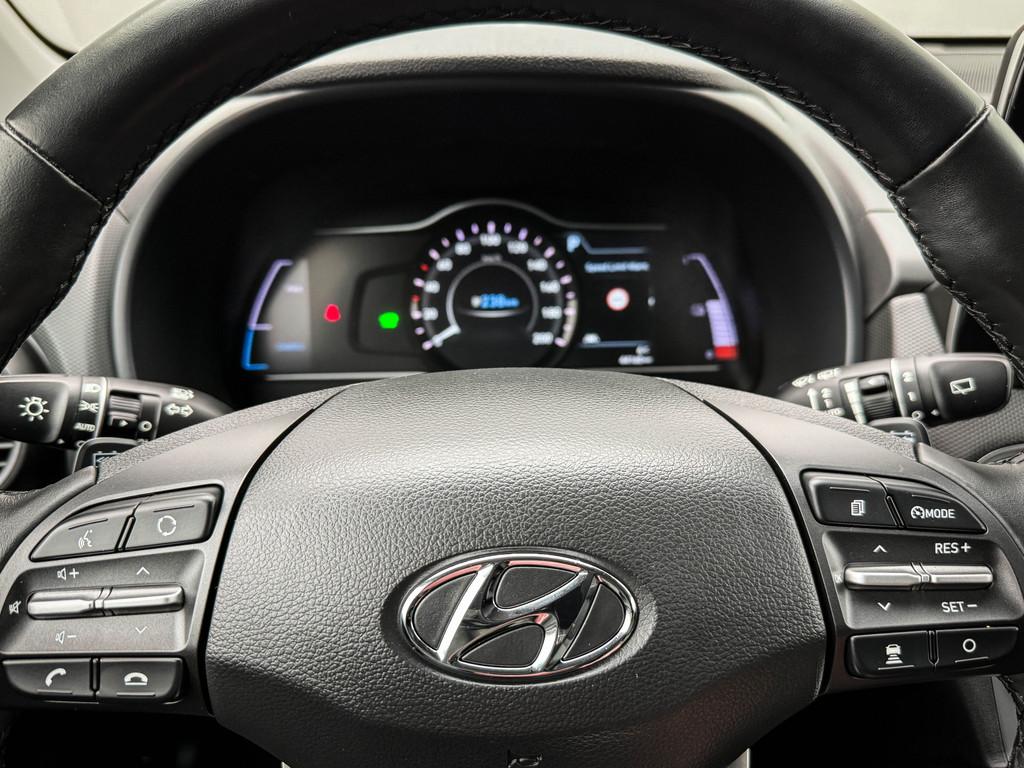 Hyundai KONA EV Premium 64 kWh | Clima | Cruise | Navi | Led, Gebruikt, Zwart, Adaptive Cruise Control, 39 min