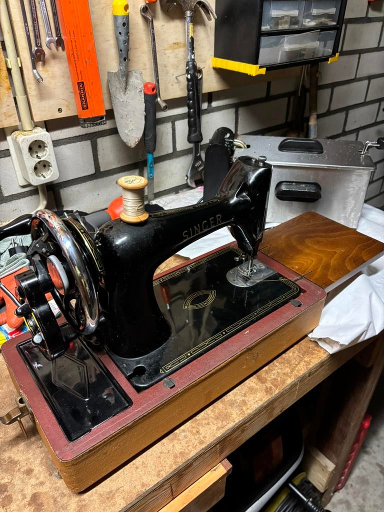 Singer 99K antieke naaimachine met koffer, handleiding…, Ophalen