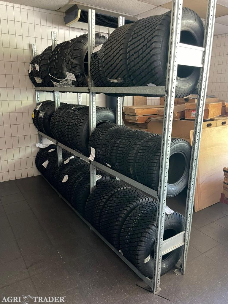 Gazonbanden Industriebanden trekker shovel John deere, Zakelijke goederen, Agrarisch | Onderdelen | Banden, Velgen en Assen, Niet opgegeven