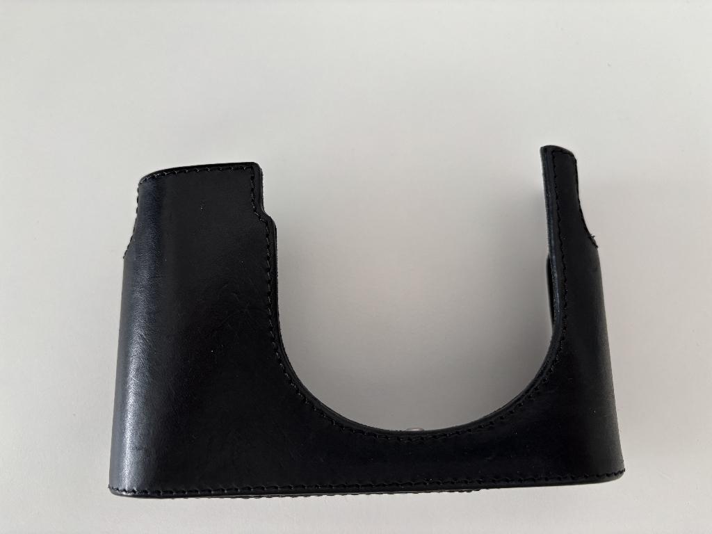 Leica 19651 protector leder Q3, Ophalen of Verzenden, Zo goed als nieuw