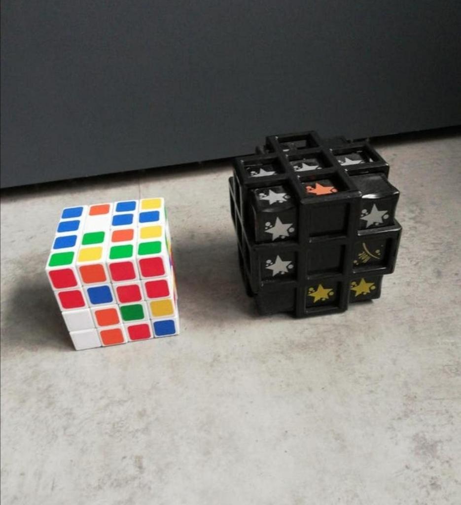 2 rubiks kubussen, iq raadsels, Ophalen of Verzenden, Minder dan 500 stukjes, Zo goed als nieuw, Rubik's of 3D-puzzel