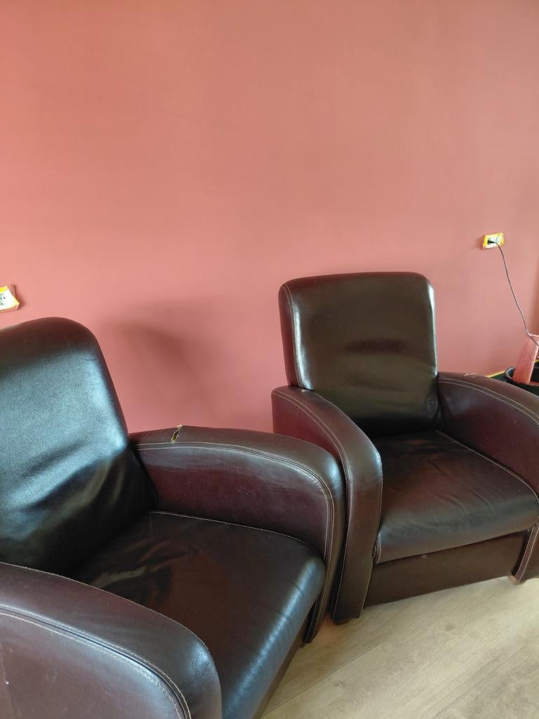 GRATIS! 2 donkerbruine leren stoelen, Ophalen, Gebruikt, Eenpersoons, Rechte bank