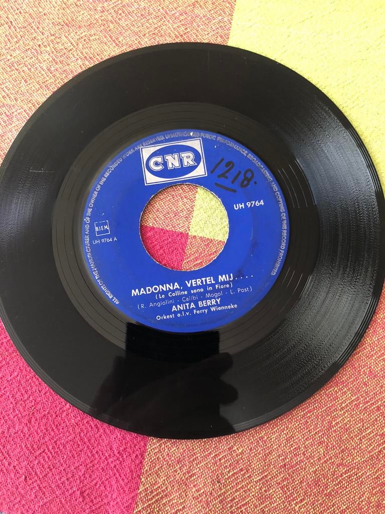 Anita Berry , Madonna vertel mij , vinyl single, Cd's en Dvd's, Vinyl | Nederlandstalig, Ophalen of Verzenden, Gebruikt, Overige formaten