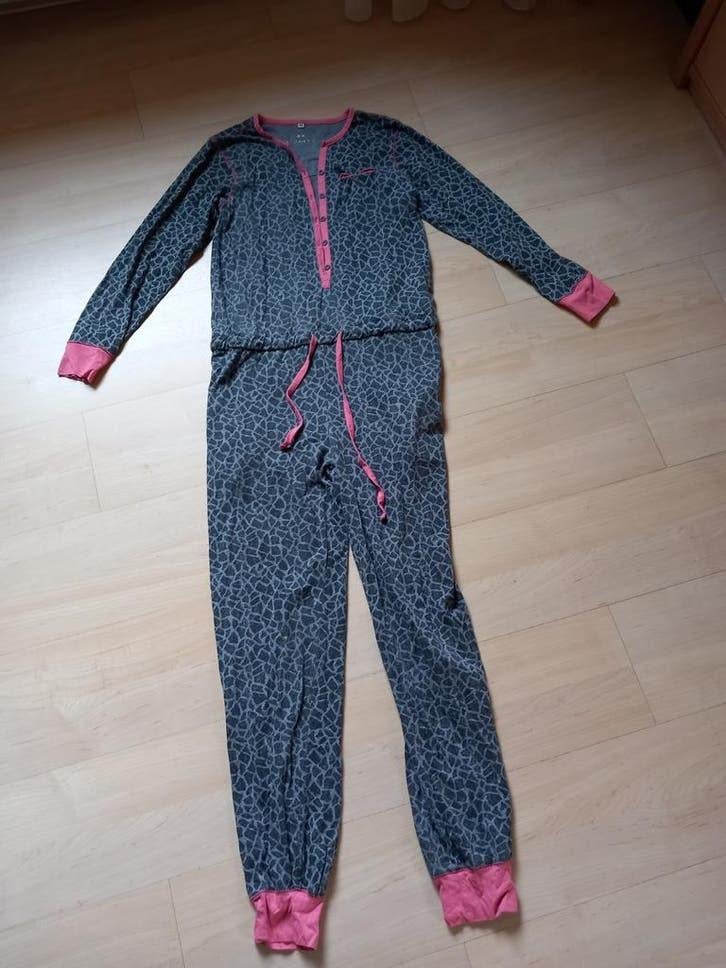 Pyjama jumpsuit Rebelle maat 40, Kleding | Dames, Huispakken, Ophalen of Verzenden, Zo goed als nieuw, Maat 38/40 (M)