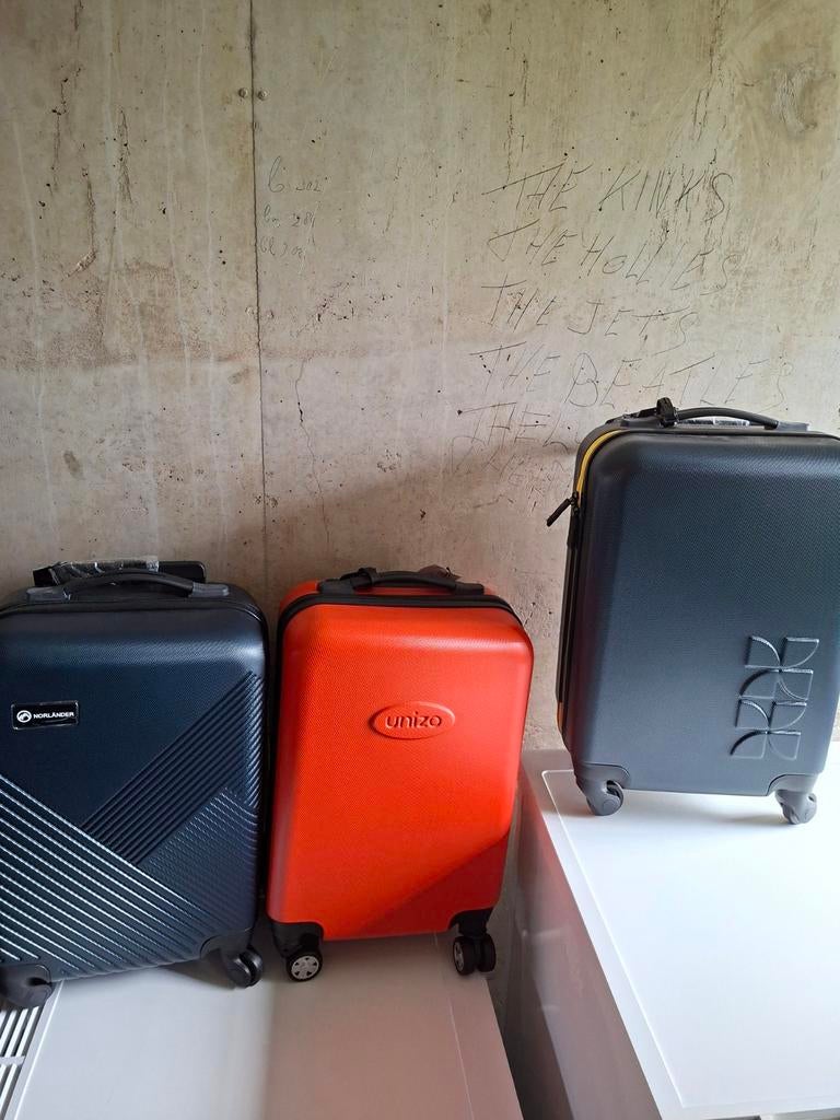 Reiskoffer/ Handbagage voor in de cabine van het vliegtuig, Sieraden, Tassen en Uiterlijk, Koffers, Ophalen, Wieltjes, Hard kunststof