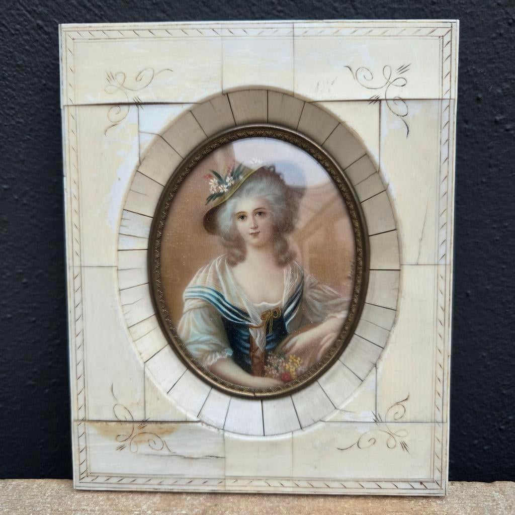 Antiek Art Nouveau Miniatuur Lijstje met Portret, Antiek en Kunst, Antiek | Woonaccessoires, Ophalen of Verzenden