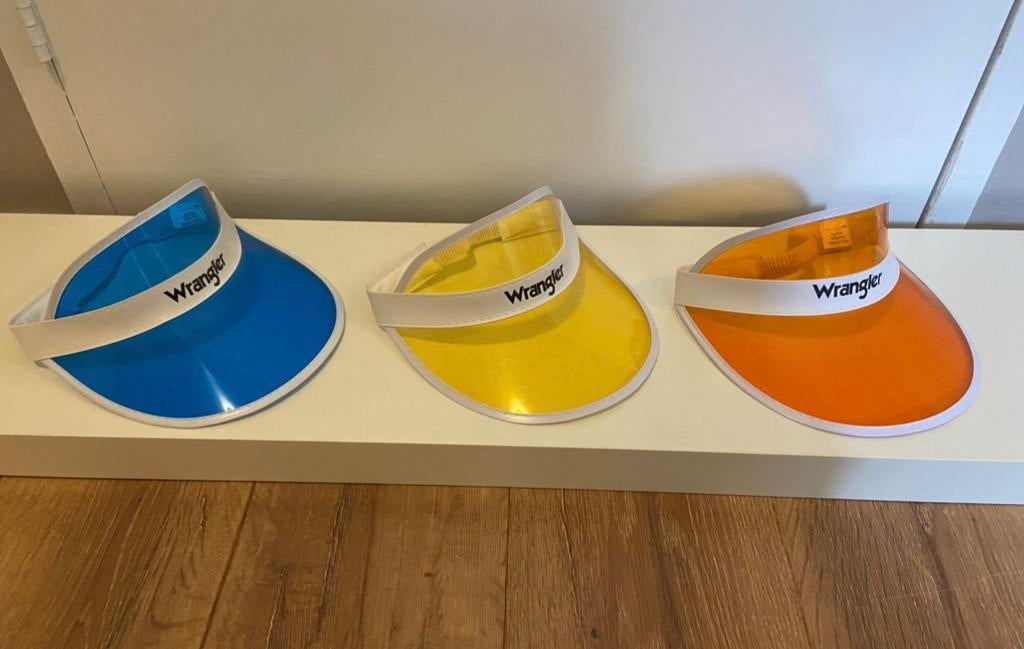 Nieuw, zonneklep Wrangler plastic, Kleding | Dames, Hoeden en Petten, Ophalen of Verzenden, Nieuw, One size fits all