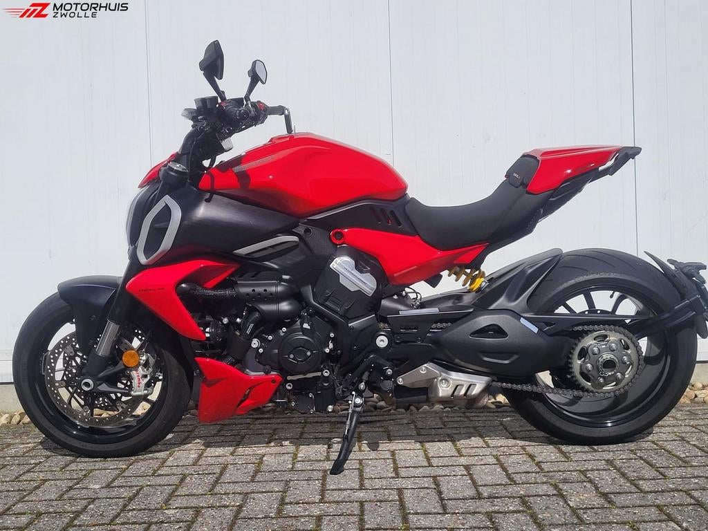 Ducati Diavel V4 (bj 2023 - 9.309 km)