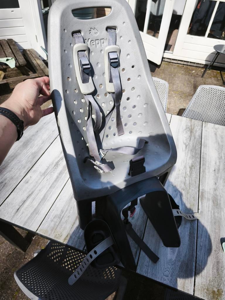 Yepp Fietszitje (incl. opzetstuk voor electrische fiets), Fietsen en Brommers, Fietsaccessoires | Fietsstoeltjes, Ophalen, Achterzitje