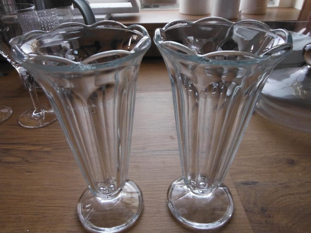twee vintage sorbet glazen op voet van dik glas, Verzenden, Zo goed als nieuw, Overige typen