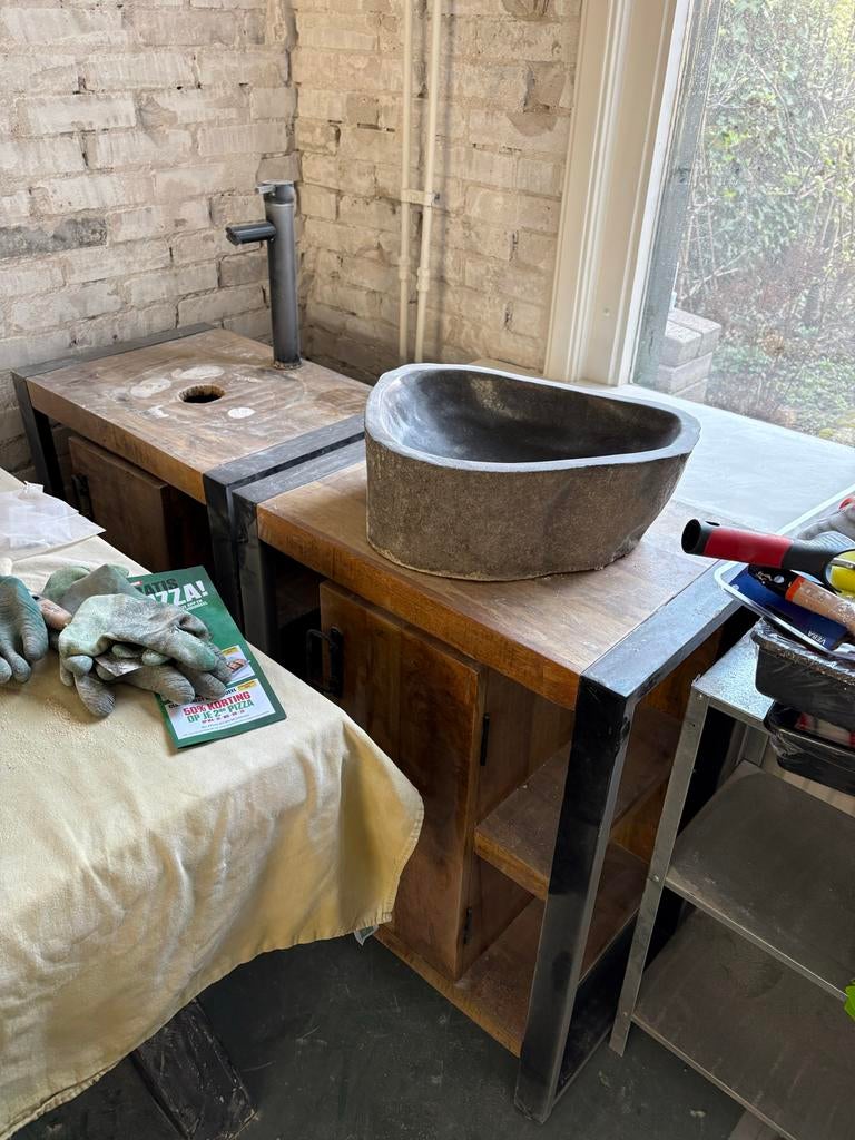 Wastafel met stenen gootsteen, Ophalen, Gebruikt, 50 tot 100 cm, Minder dan 100 cm