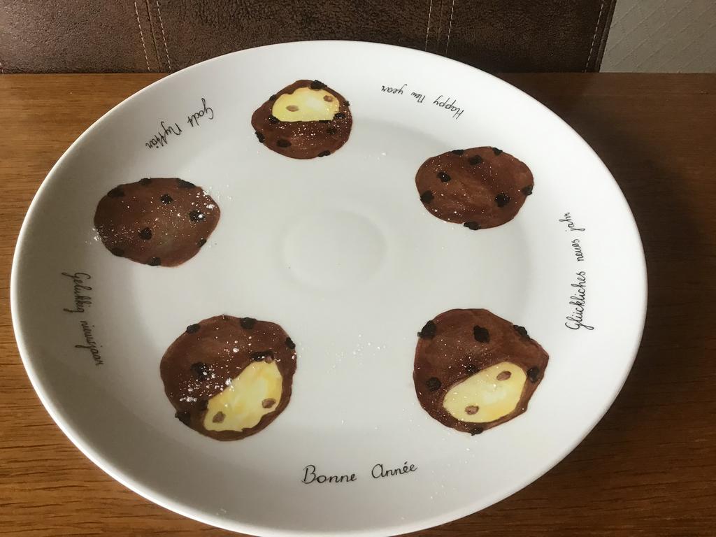 Mooi groot oliebollen bord(31 cm doorsnee), Ophalen of Verzenden, Zo goed als nieuw, Bord(en), Overige stijlen