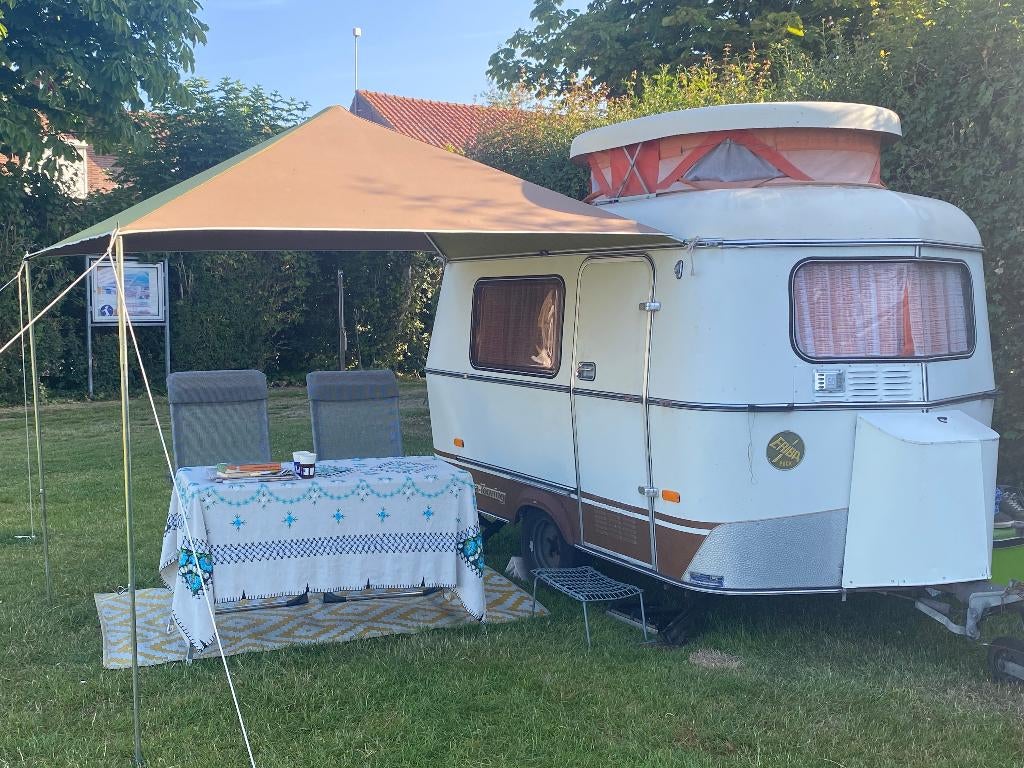 Eriba Puck caravan  bouwjaar 1980, Caravans en Kamperen, Caravans, Particulier, tot en met 2, tot 500 kg, Treinzit, Eriba, Lengtebed