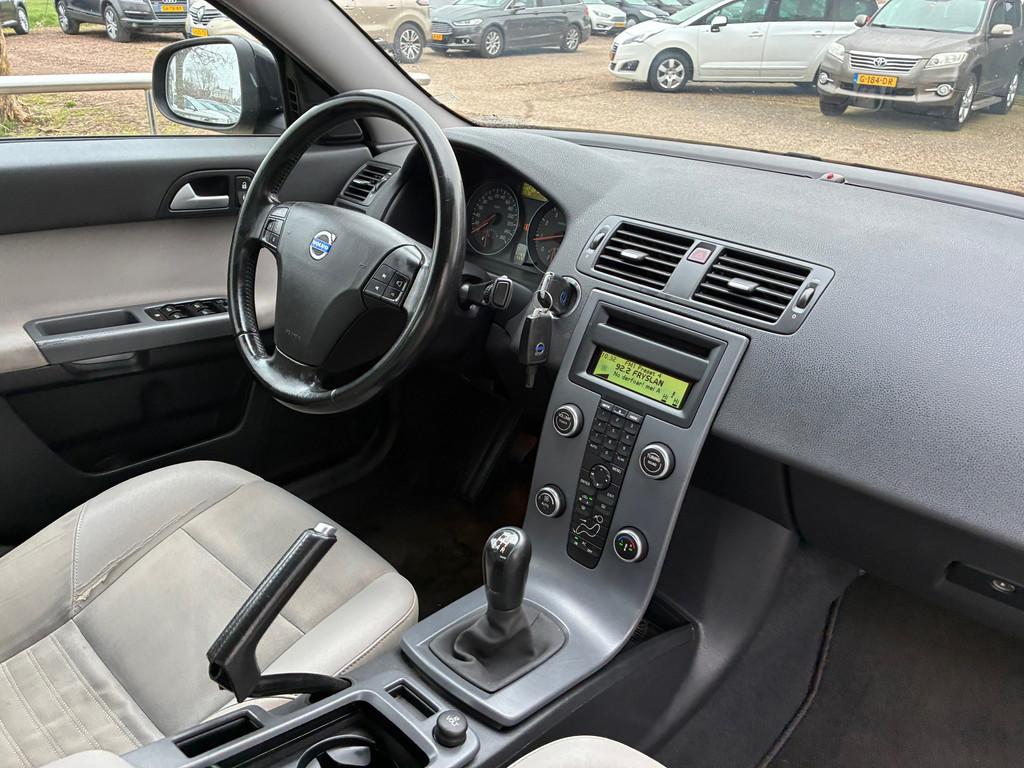 Volvo S40 2.4i Edition I | Nieuwe Apk + Cruise + Airco Nu, Voorwielaandrijving, Stof, Gebruikt, Zwart