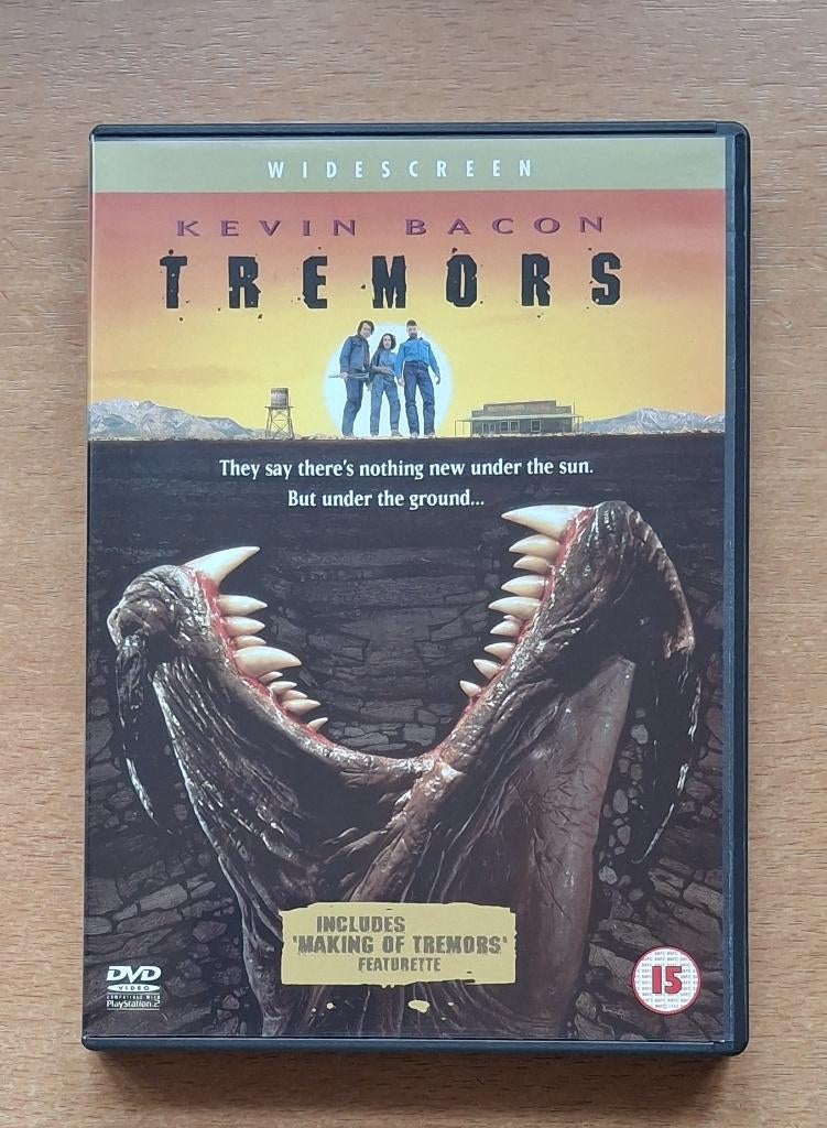 Tremors, Verzenden, 1980 tot heden, Science Fiction en Fantasy, Zo goed als nieuw