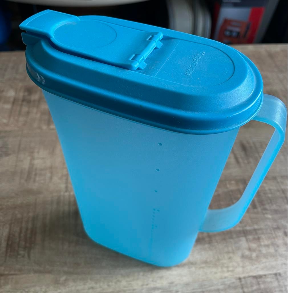 Tupperware kan - Blauw, Huis en Inrichting, Ophalen of Verzenden, Gebruikt, Blauw, Beker of Kan