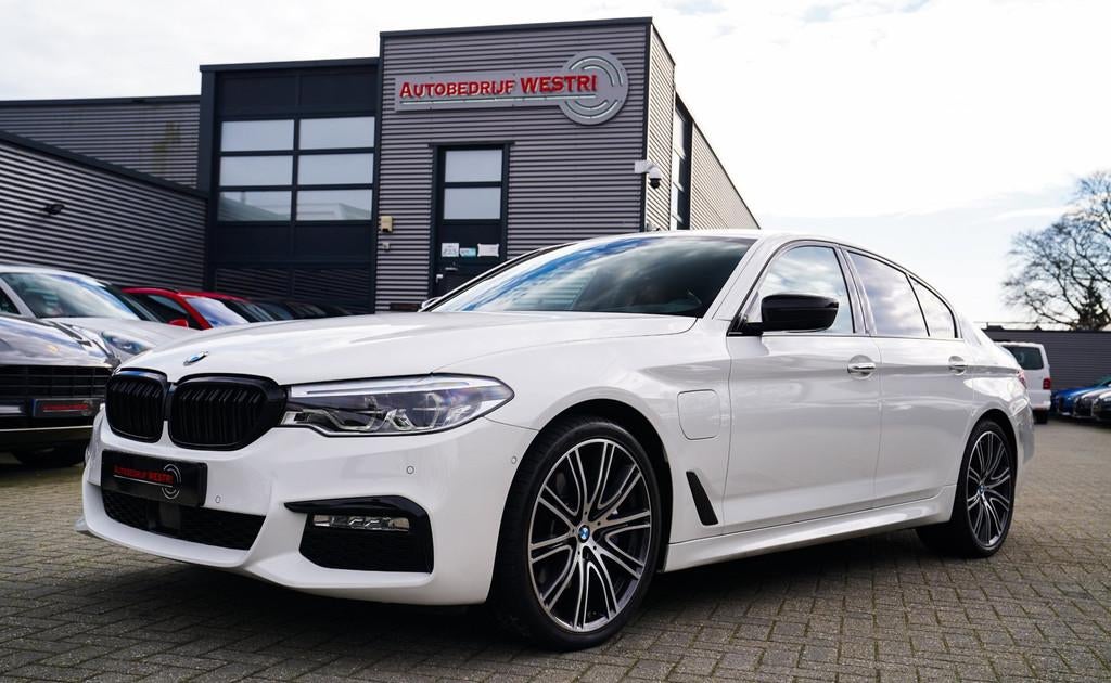 BMW 5-serie 530e iPerformance High Executive | M-pakket | Ma, 1998 cc, Achterwielaandrijving, Gebruikt, 4 cilinders
