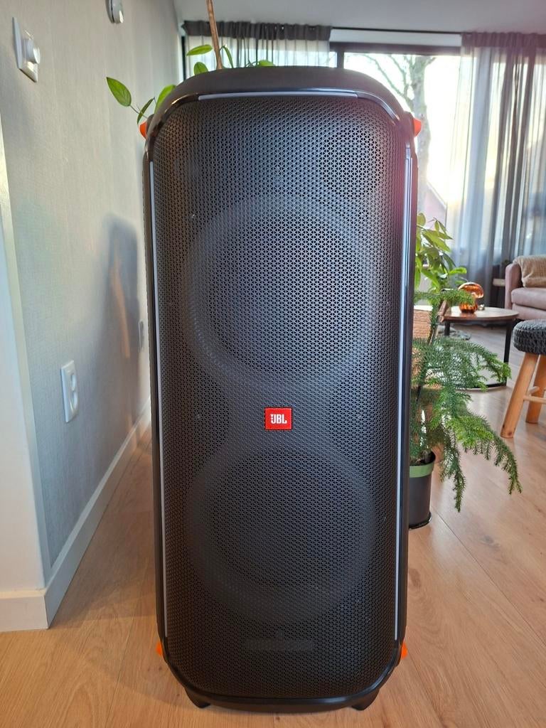 JBL Partybox 710 - Zo goed als nieuw, incl. doos en lader, JBL, Overige typen, Ophalen of Verzenden, Zo goed als nieuw