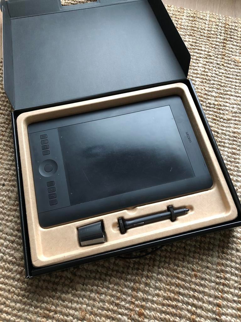 Wacom Intuos Pro Medium - pen tablet, Computers en Software, Tekentablets, Ophalen of Verzenden, Multi-touch, Gebruikt, Draadloos