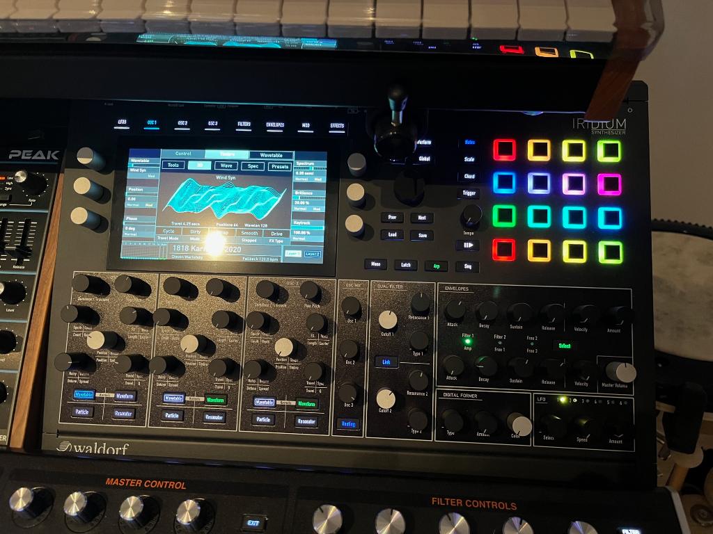 Waldorf Iridium synthesizer, Overige merken, Zo goed als nieuw, Met midi-aansluiting, Overige aantallen