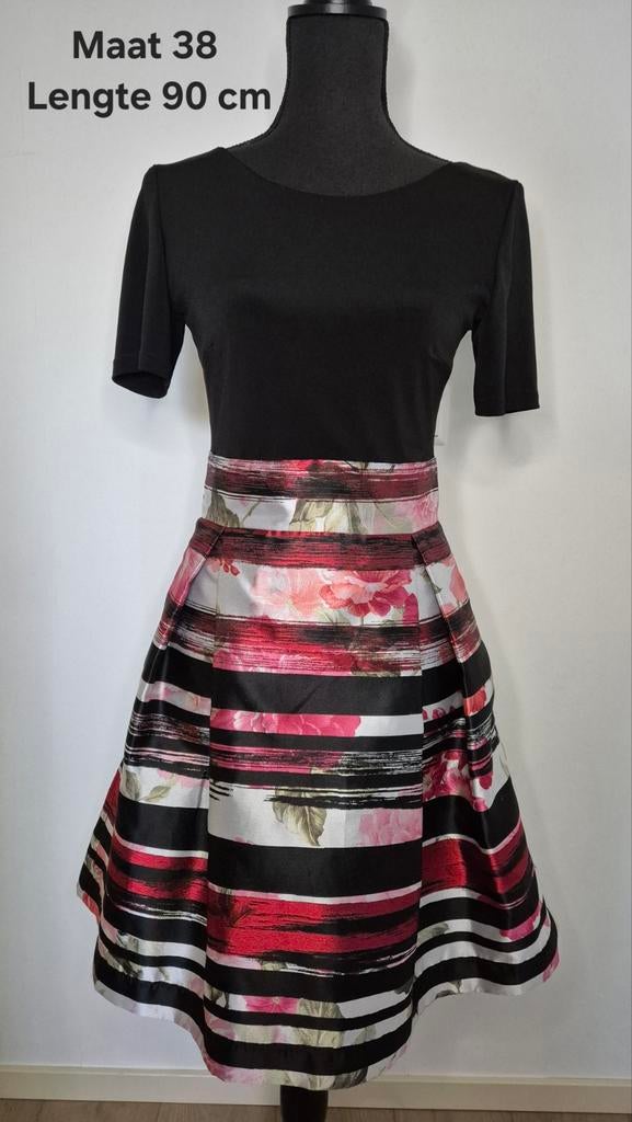 Swing cocktailjurk maat 38 M zwart wit roze rood, Kleding | Dames, Maat 38/40 (M), Zwart, Ophalen of Verzenden, Zo goed als nieuw