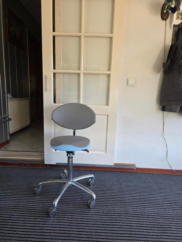 Rolkruk met rugleuning verstelbaar, Huis en Inrichting, Bureaustoelen, Ophalen of Verzenden, Zo goed als nieuw, Grijs