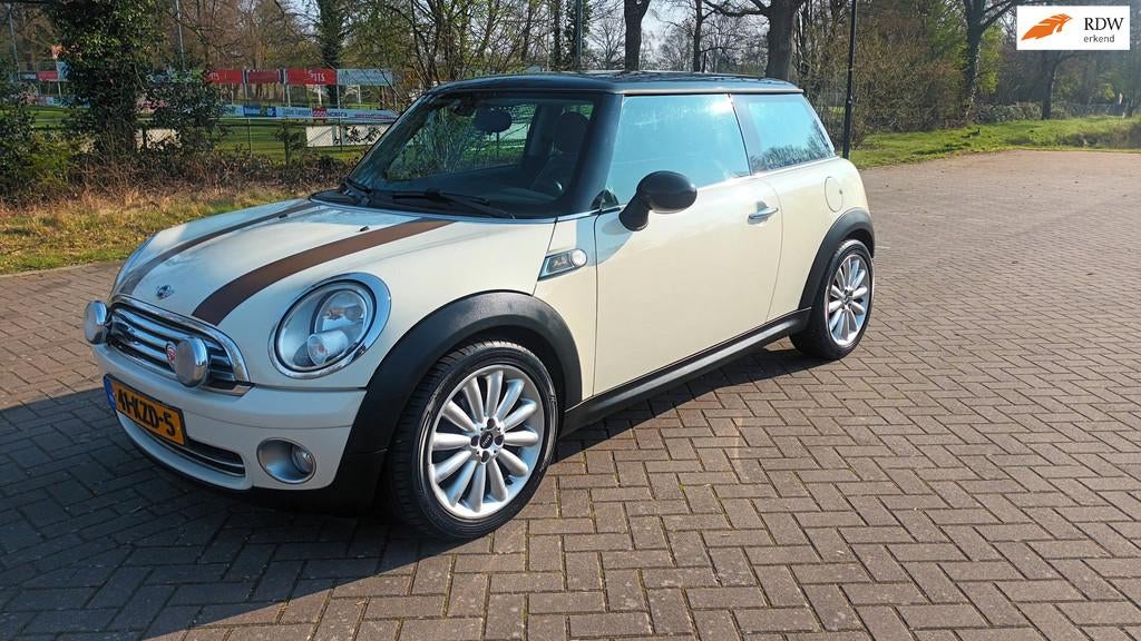 Mini Mini 1.6 Cooper Mayfair Cruise / Clima, Voorwielaandrijving, Gebruikt, 4 cilinders, 4 stoelen