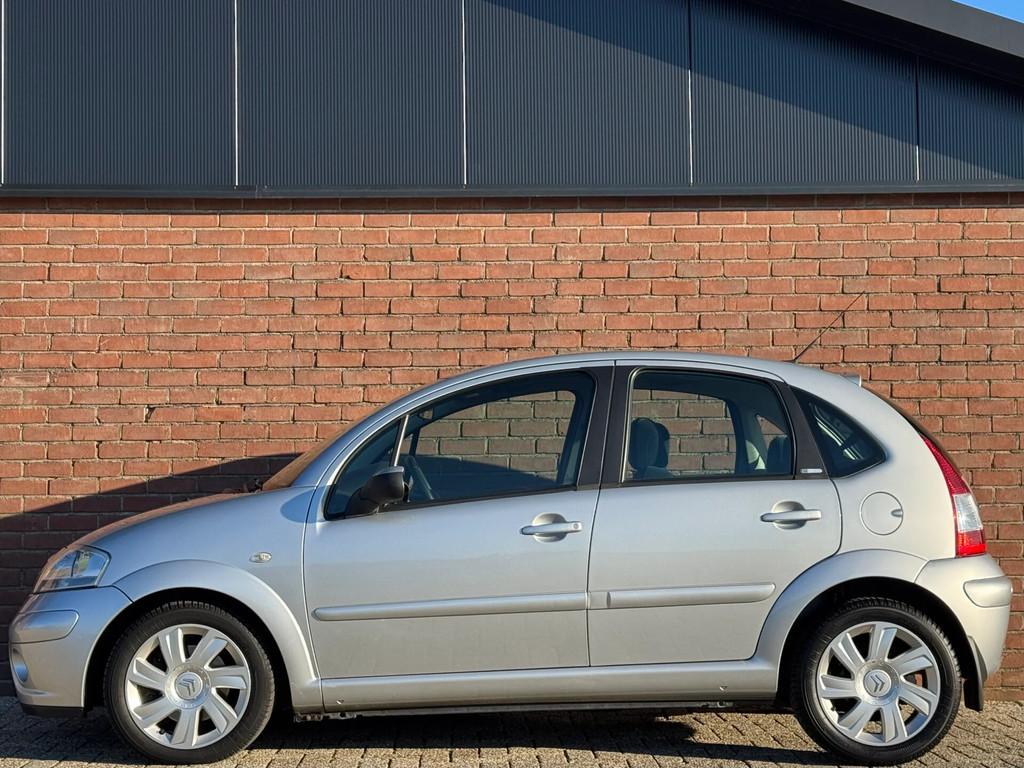 Citroën C3 1.6i-16V EXCLUSIVE | NL-AUTO! | CRUISE! | CLIMA!, Auto's, Gebruikt, Zwart, 1108 kg, 49 €/maand