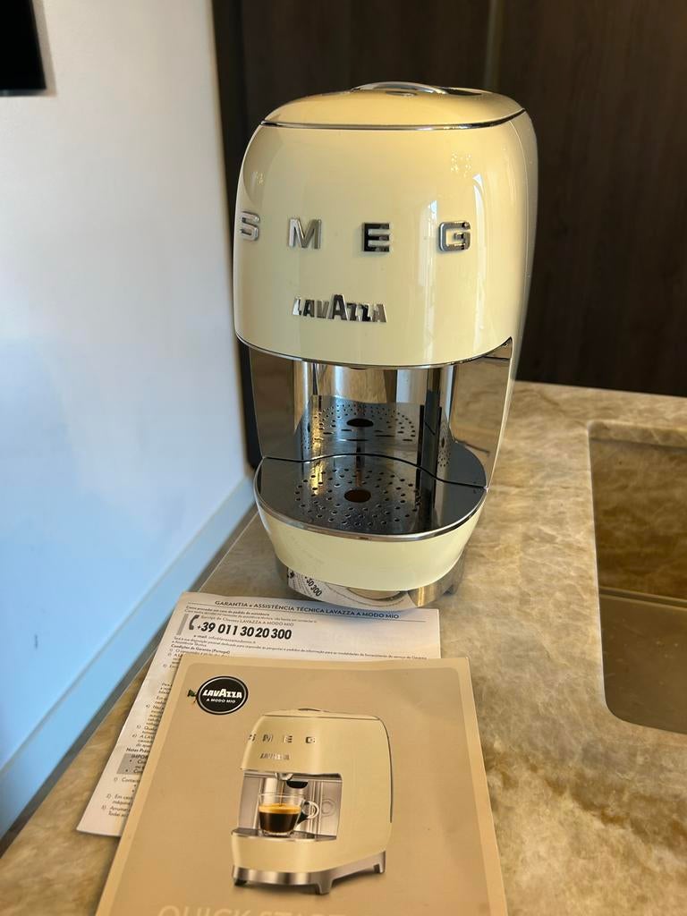 SMEG Lavazza A Modo Mio Koffiezetapparaat + Koffiecups, Ophalen, Zo goed als nieuw, Espresso apparaat