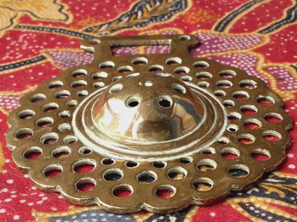 Zeldzaam antiek kleppermannetje uit Engeland 9,8 cm. 1900., Ophalen of Verzenden, Koper