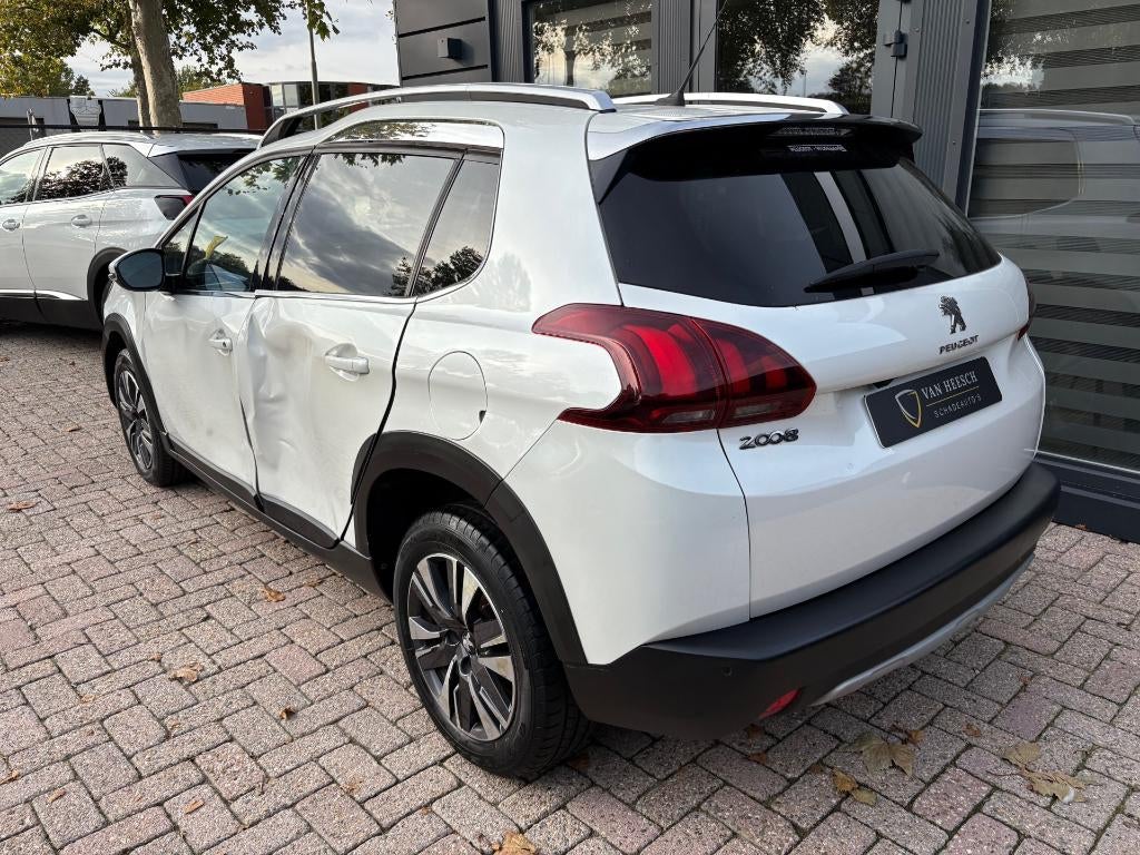 Peugeot 2008 1.2 Allure | Navi Panoramadak Camera | 2018, Ophalen, 1199 cc, Wit, Handgeschakeld