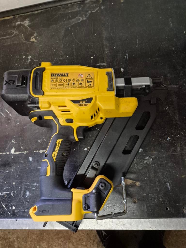 Dewalt DCN930N accu constructie tacker, enkelshot+bumpfire, Ophalen, Zo goed als nieuw