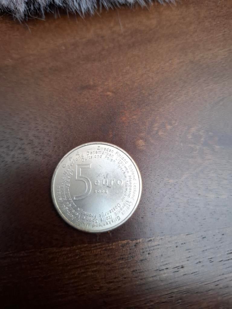 Zeldzame 5 Euro Koningin Beatrix munt 2004, Postzegels en Munten, Munten | Nederland, Losse munt, Euro's, Koningin Beatrix, Ophalen of Verzenden
