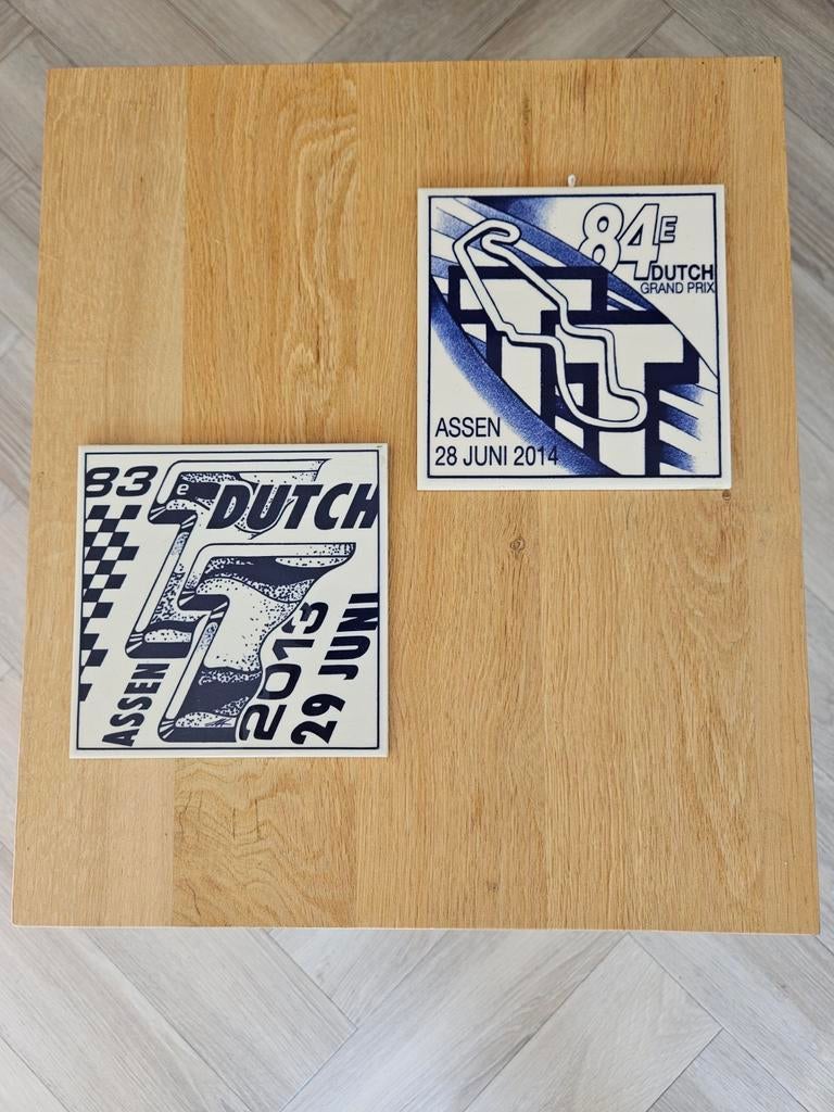 TT Assen bordjes 2013 en 2014, Antiek en Kunst, Ophalen of Verzenden