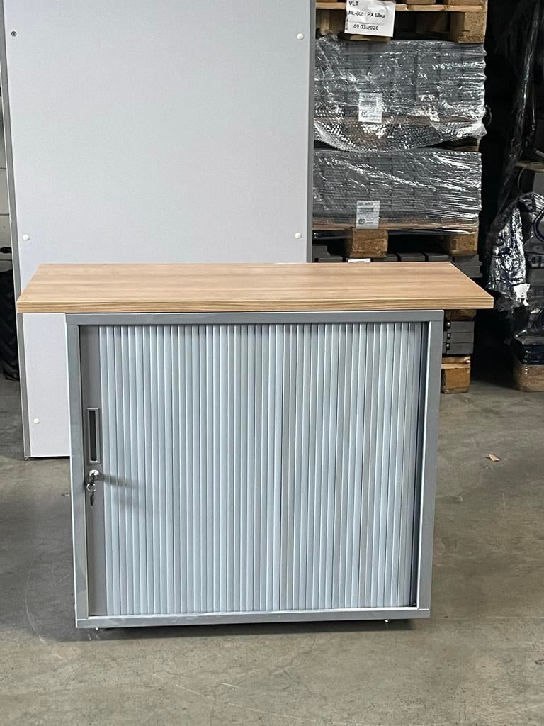 Compact Roldeurkastje met Houten Bovenblad, Huis en Inrichting, Kasten | Roldeurkasten en Archiefkasten, Gebruikt, Minder dan 100 cm